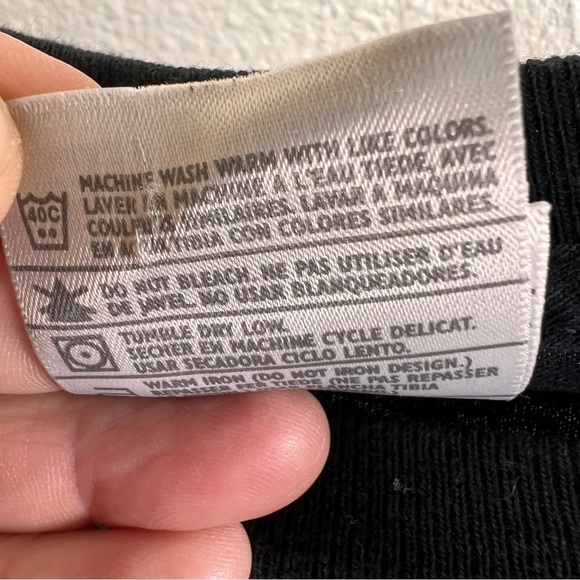 NIKE Long Sleeve Graphic Tee. Size XXL. 100% Cotton. Ribbed cuffs. Black w/Logo - Picture 6 of 7